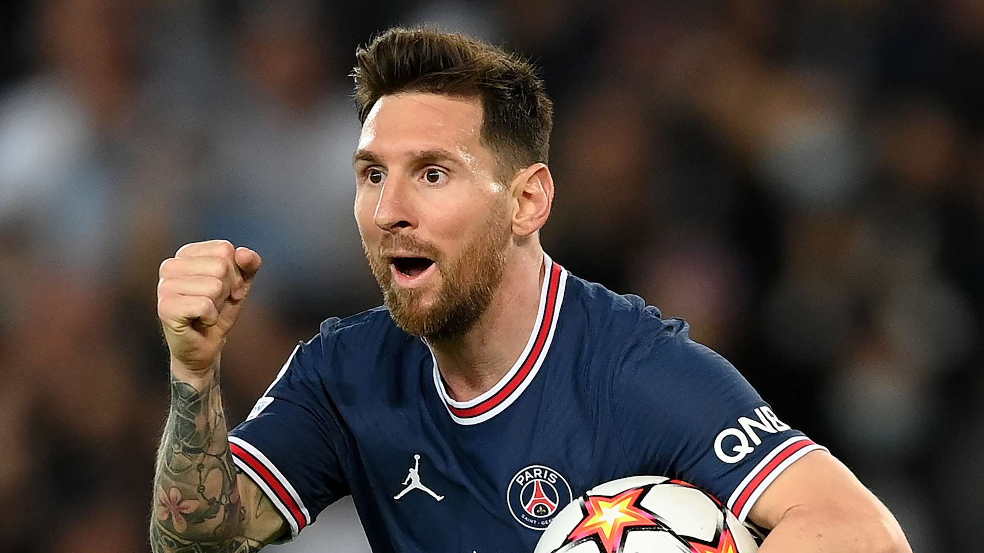 员在接受采 员在接受采